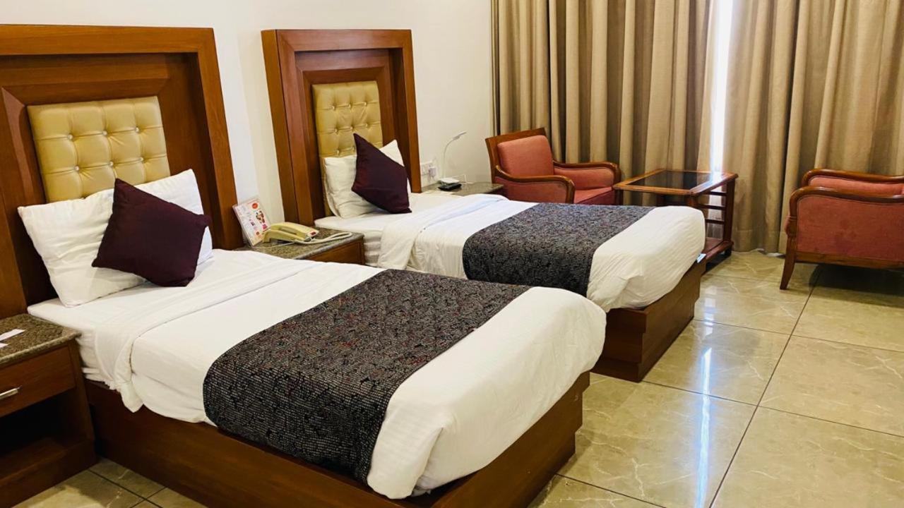 Grand Hotel Nawanshahr Nawāshahr Exterior foto